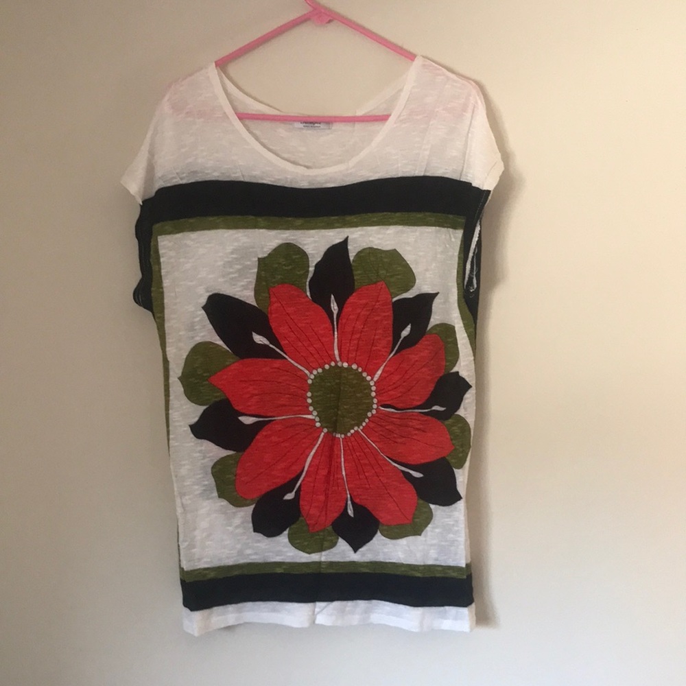 Flower short sleeve top